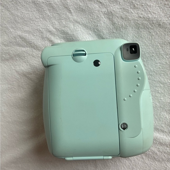 Instax Mini 8 Camera in Soft Blue - Picture 3 of 5